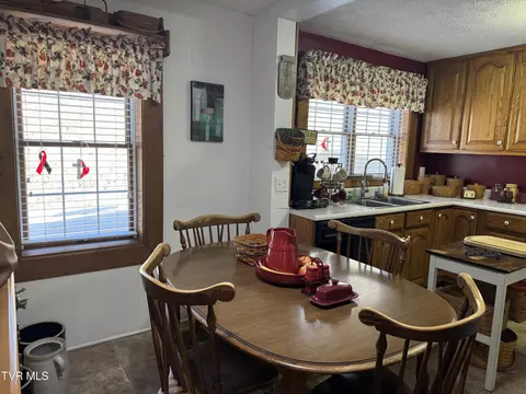 Dining - 9629 Meade Fork Road Pound Va 24279, Pound, VA 24279 photo 1 of 2