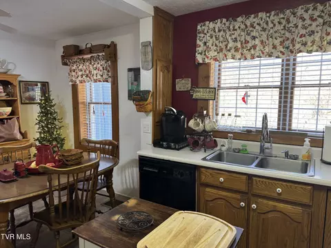 Kitchen - 9629 Meade Fork Road Pound Va 24279, Pound, VA 24279 photo 2 of 3