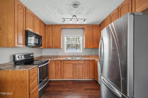 Kitchen - 9370 Adwell Road Wise Va 24293, Wise, VA 24293 photo 2 of 3