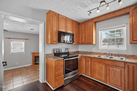 Kitchen - 9370 Adwell Road Wise Va 24293, Wise, VA 24293 photo 3 of 3