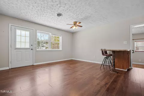 Living - 9370 Adwell Road Wise Va 24293, Wise, VA 24293 photo 2 of 4