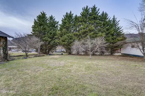 Exterior - 1027 N Elm Avenue Erwin Tn 37650, Erwin, TN 37650 photo 4 of 6