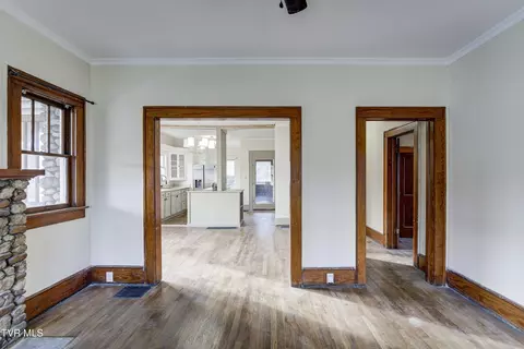 Living - 1027 N Elm Avenue Erwin Tn 37650, Erwin, TN 37650 photo 3 of 4