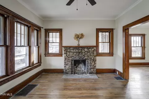 Living - 1027 N Elm Avenue Erwin Tn 37650, Erwin, TN 37650 photo 2 of 4