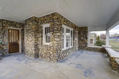 Exterior - 1027 N Elm Avenue Erwin Tn 37650, Erwin, TN 37650 photo 2 of 6