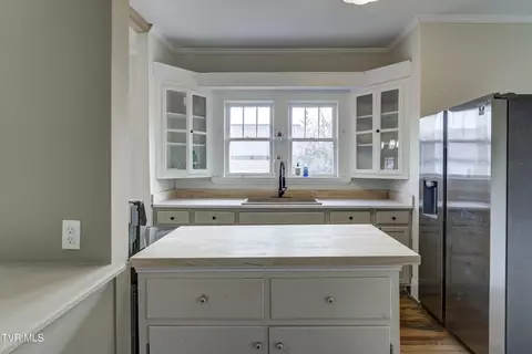 Kitchen - 1027 N Elm Avenue Erwin Tn 37650, Erwin, TN 37650 photo 2 of 5