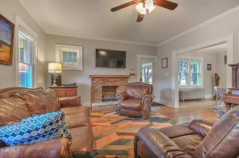 Living - 722 Lawrence Avenue Bristol Va 24201, Bristol, VA 24201 photo 2 of 4