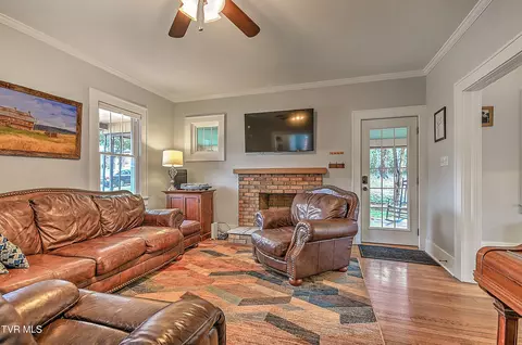 Living - 722 Lawrence Avenue Bristol Va 24201, Bristol, VA 24201 photo 3 of 4