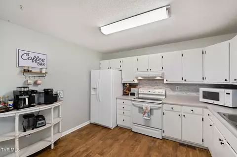 Kitchen - 605 Old Snapps Ferry Road Chuckey Tn 37641, Chuckey, TN 37641 photo 1 of 3