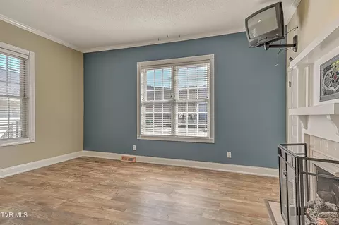 Living - 429 Love Street Erwin Tn 37650, Erwin, TN 37650 photo 5 of 5