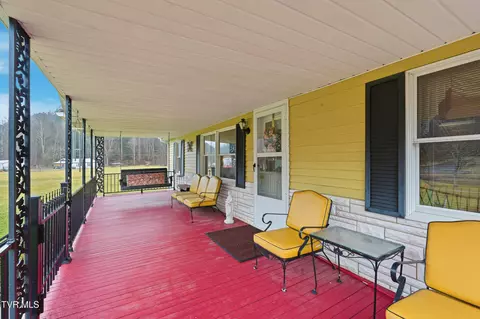 Exterior - 11413 Lyons Fork Coeburn Va 24230, Coeburn, VA 24230 photo 3 of 8