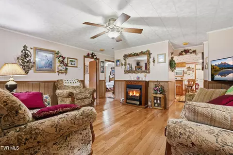 Living - 11413 Lyons Fork Coeburn Va 24230, Coeburn, VA 24230 photo 1 of 3
