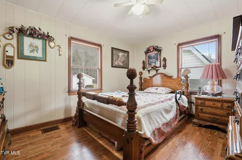 Bedroom - 11413 Lyons Fork Coeburn Va 24230, Coeburn, VA 24230 photo 6 of 7