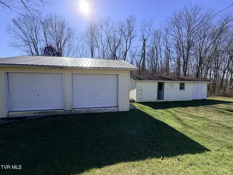 Exterior - 10132 Coeburn Mountain Road Wise Va 24293, Wise, VA 24293 photo 9 of 10