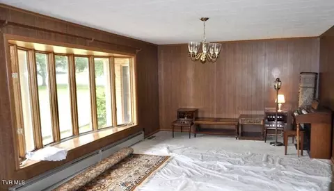 Living - 10132 Coeburn Mountain Road Wise Va 24293, Wise, VA 24293 photo 1 of 2