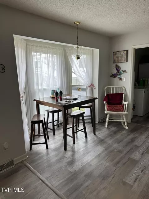 Dining - 1012 Mountainview Road Erwin Tn 37650, Erwin, TN 37650 photo 2 of 2