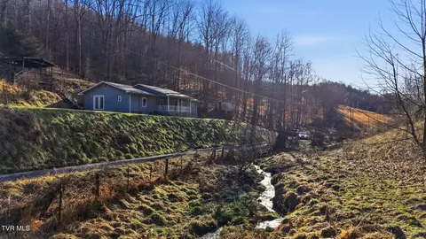 431 Strong Hollow Lane Fort Blackmore Va 24250, Fort Blackmore, VA 24250