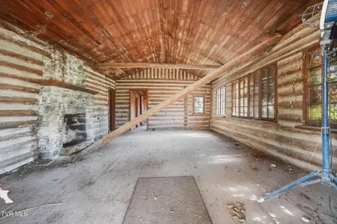 597 Cavern Road Bristol Tn 37620, Bristol, TN 37620 photo 4