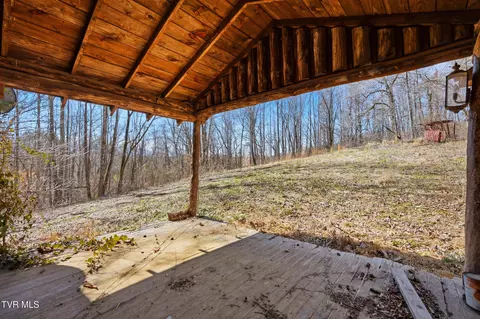 597 Cavern Road Bristol Tn 37620, Bristol, TN 37620 photo 2