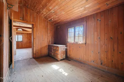 597 Cavern Road Bristol Tn 37620, Bristol, TN 37620 photo 3