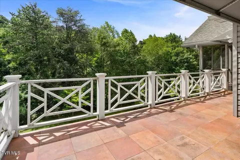 Exterior - 121 Queensgate Bristol Tn 37620, Bristol, TN 37620 photo 5 of 10