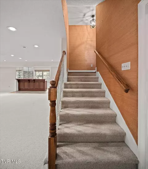 Entry Way - 121 Queensgate Bristol Tn 37620, Bristol, TN 37620 photo 2 of 2