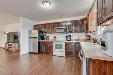 Kitchen - 510 Ebenezer Loop Chuckey Tn 37641, Chuckey, TN 37641 photo 3 of 3