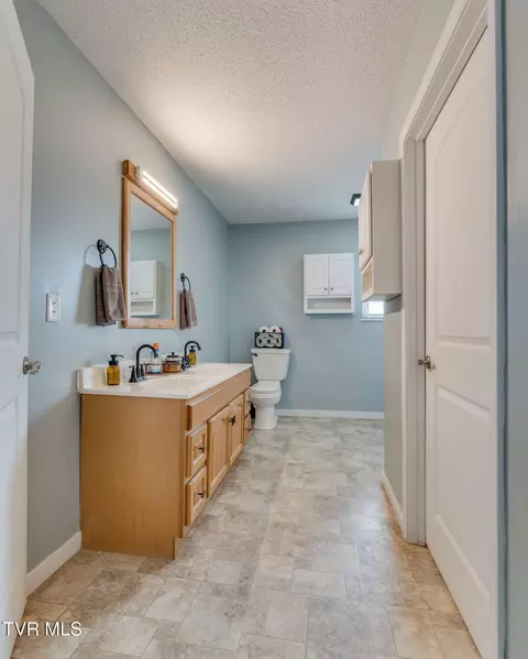 Bath - 510 Ebenezer Loop Chuckey Tn 37641, Chuckey, TN 37641 photo 1 of 2
