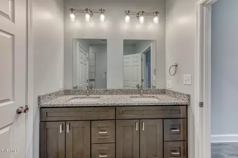 Bath - 1430 E Cedar Street Bristol Tn 37620, Bristol, TN 37620 photo 3 of 5
