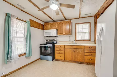 Kitchen - 121 Coleman Road Hampton Tn 37658, Hampton, TN 37658 photo 2 of 3