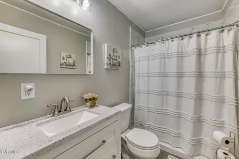 Bath - 916 Clark Street Bristol Va 24201, Bristol, VA 24201 photo 1 of 1