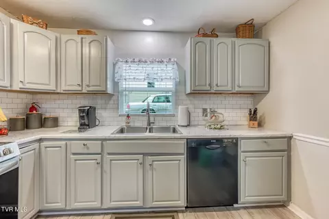 Kitchen - 916 Clark Street Bristol Va 24201, Bristol, VA 24201 photo 2 of 3