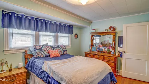 Bedroom - 235 S Mohawk Drive Erwin Tn 37650, Erwin, TN 37650 photo 5 of 10