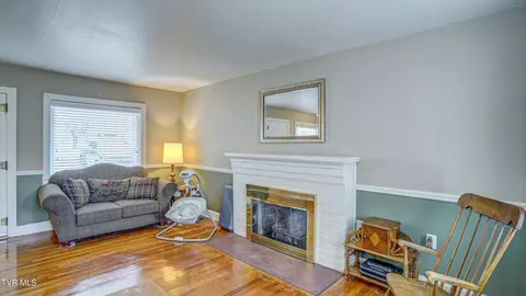 Living - 235 S Mohawk Drive Erwin Tn 37650, Erwin, TN 37650 photo 3 of 4