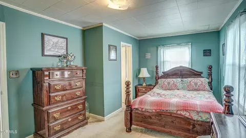 Bedroom - 235 S Mohawk Drive Erwin Tn 37650, Erwin, TN 37650 photo 2 of 10