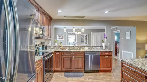 Kitchen - 235 S Mohawk Drive Erwin Tn 37650, Erwin, TN 37650 photo 3 of 5