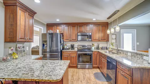 Kitchen - 235 S Mohawk Drive Erwin Tn 37650, Erwin, TN 37650 photo 1 of 5