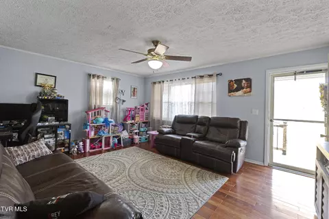 Living - 119 Mccartt Loop Chuckey Tn 37641, Chuckey, TN 37641 photo 1 of 4