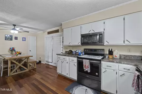 Kitchen - 119 Mccartt Loop Chuckey Tn 37641, Chuckey, TN 37641 photo 2 of 3