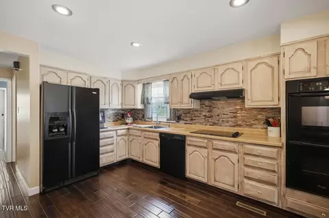 Kitchen - 308 NE Grant Street Wise Va 24293, Wise, VA 24293 photo 2 of 4