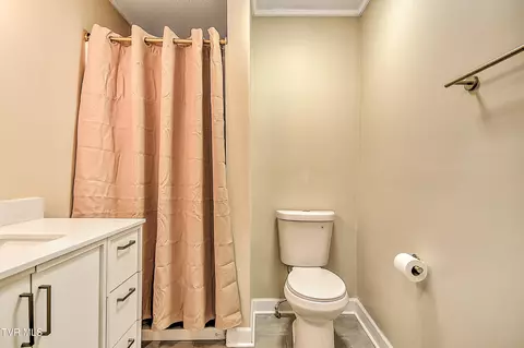 Bath - 315 Liberty Avenue Erwin Tn 37650, Erwin, TN 37650 photo 3 of 6