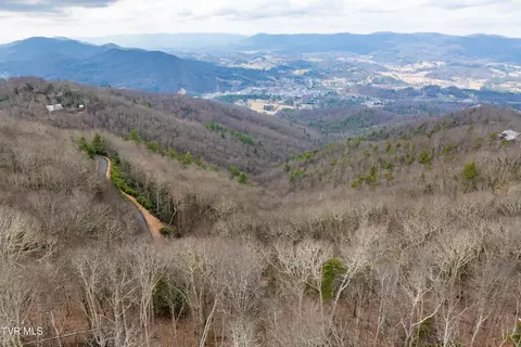 6 Callalantee Drive, Mountain City, TN 37683