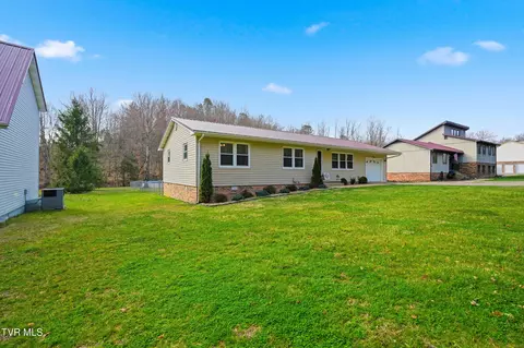 Exterior - 413 Fraley Avenue Duffield Va 24244, Duffield, VA 24244 photo 1 of 9