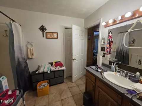 Bath - 421 Juniper Street Greeneville Tn 37745, Greeneville, TN 37745 photo 3 of 3