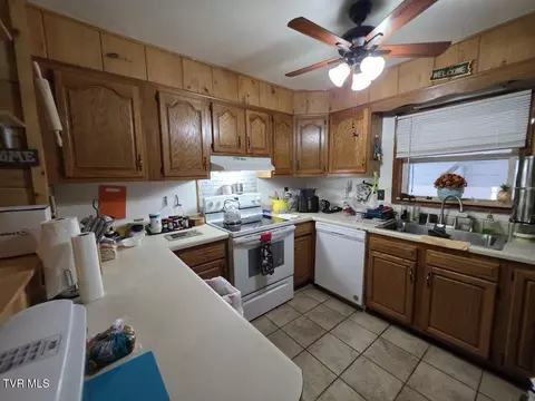 Kitchen - 421 Juniper Street Greeneville Tn 37745, Greeneville, TN 37745 photo 2 of 2