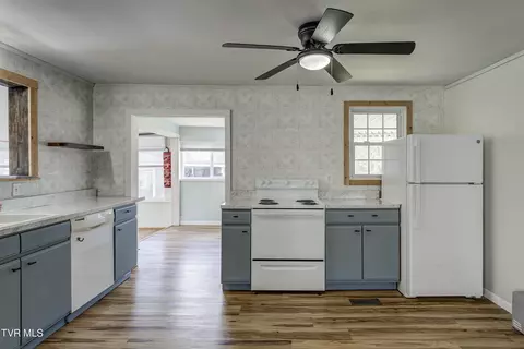 Kitchen - 121 Smith Avenue Erwin Tn 37650, Erwin, TN 37650 photo 1 of 4