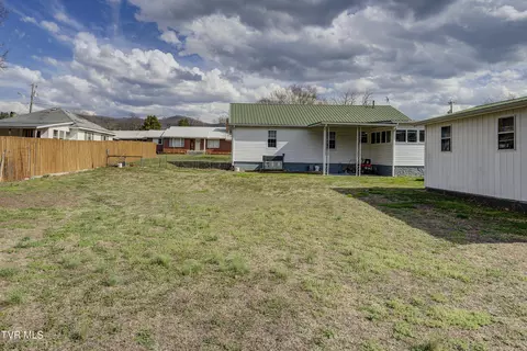 Exterior - 121 Smith Avenue Erwin Tn 37650, Erwin, TN 37650 photo 5 of 11