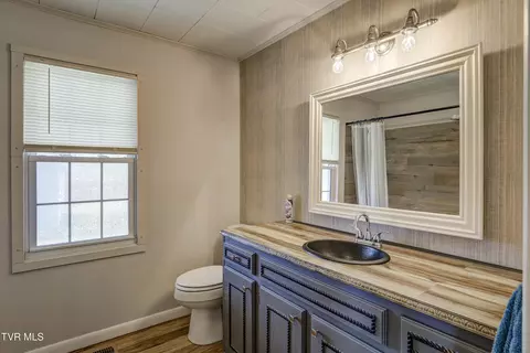Bath - 121 Smith Avenue Erwin Tn 37650, Erwin, TN 37650 photo 1 of 4