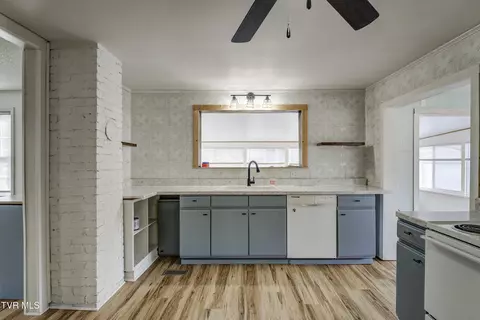 Kitchen - 121 Smith Avenue Erwin Tn 37650, Erwin, TN 37650 photo 2 of 4