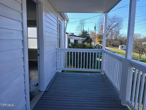 Exterior - 136 Beaver Street 1 Bristol Va 24201, Bristol, VA 24201 photo 2 of 3